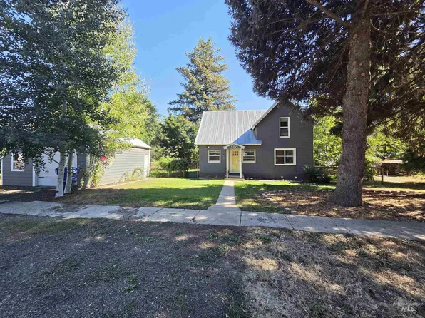 140 S 1st St, Cambridge, ID 83610