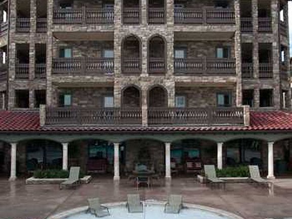 4th image of 4657 Ocean Dr #314