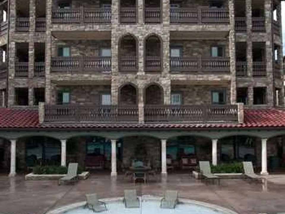 Building Photo 3