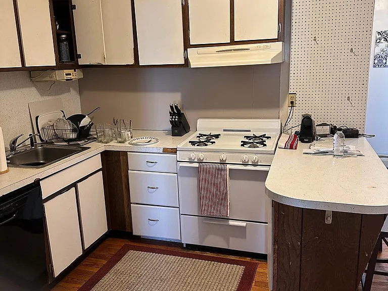 22 Catherine St #2A — Photo 3