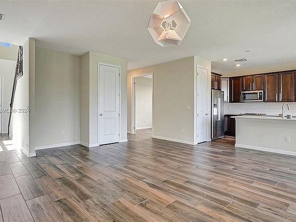 2nd image of 4729 Greenway Dr