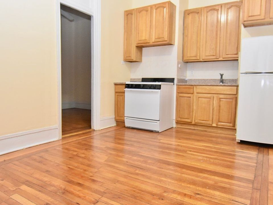 1st image of 160 Claremont Ave APT 1C