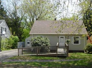 4 State Ave, Cape Elizabeth, ME 04107