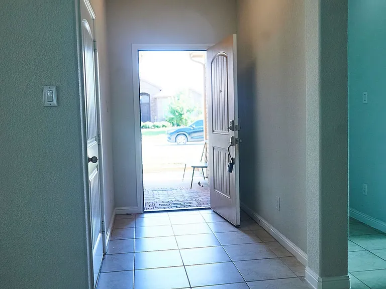 1048 Madelia Ave — Photo 20