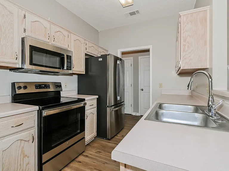 8713 Citrus Bend Dr — Photo 8