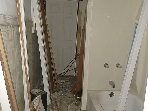 5th image of 27 E Eichel Ave