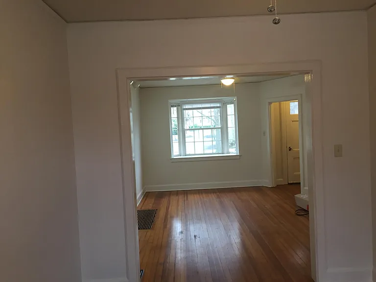 6718 Chestnut St — Photo 4