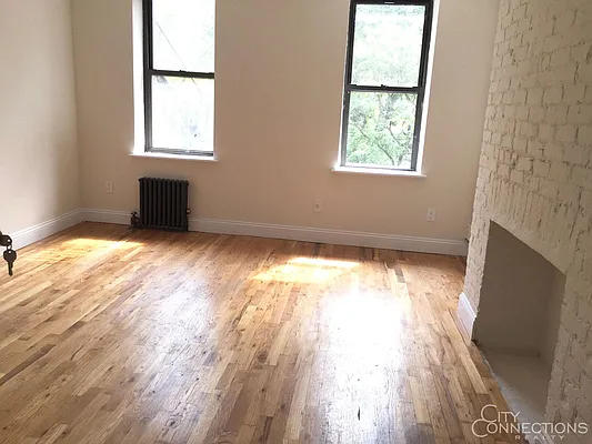 Rented by City Connections Realty | media 35