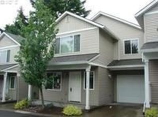 10623 NE Fremont St APT 6, Portland, OR 97220