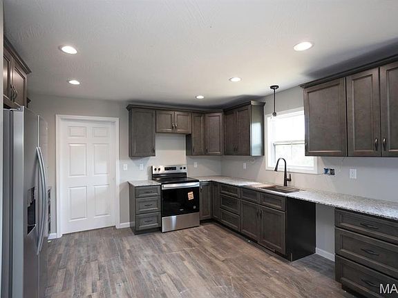2nd image of 115 Sweet Valley Cir