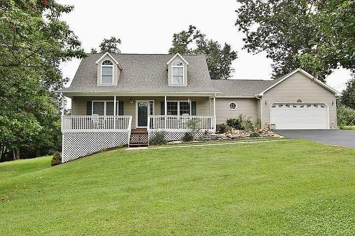 Beautiful Lake Access Home