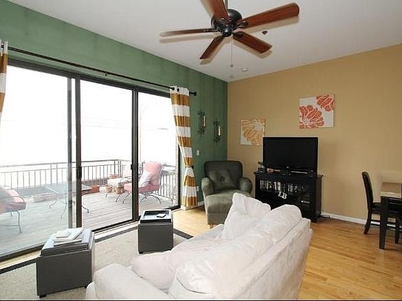 4th image of 1924 N Hubbard St APT 315