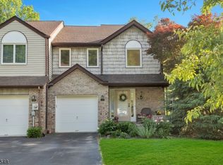 29 Averell Dr, Morris Plains, NJ 07950