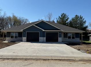 11866 Ridgeway Dr #11868, Saint Joseph, MO 64505