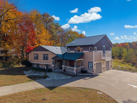 4th image of 2708 171st Ln NE