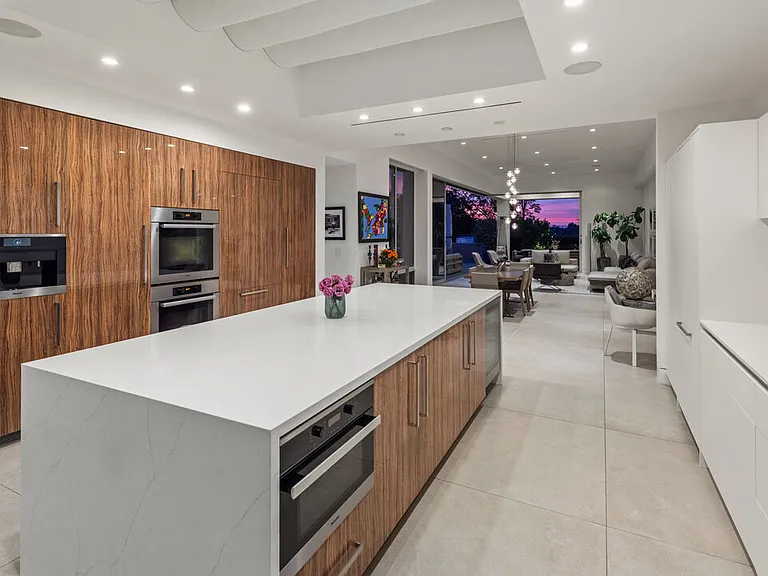 2630 Eden Pl — Photo 8