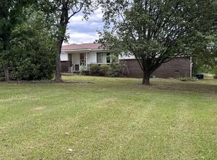 1522 N 3rd St, Ozark, AR 72949