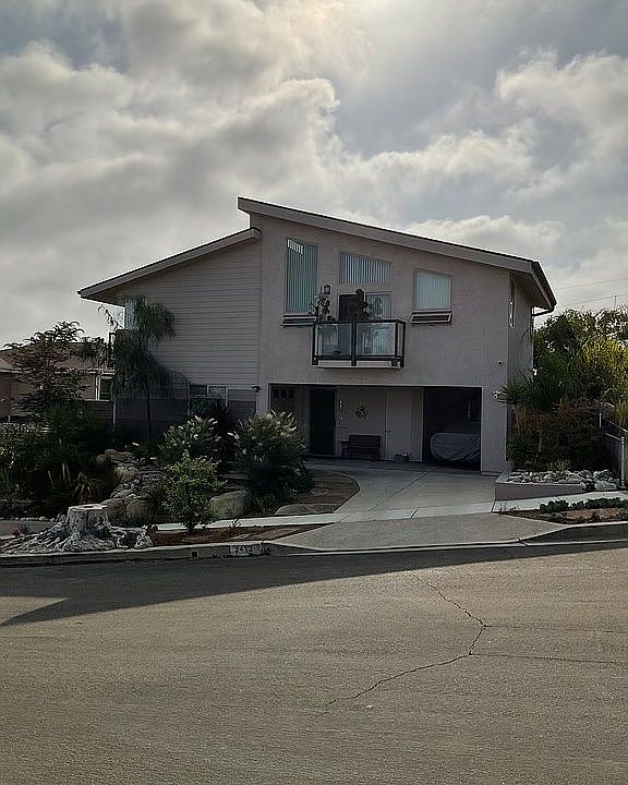2nd image of 3413 Greenwood Ave