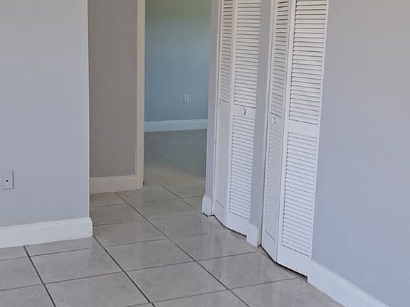 4th image of 2025 Randall Ave SE