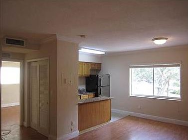 4th image of 1 Edgewater Dr APT 204