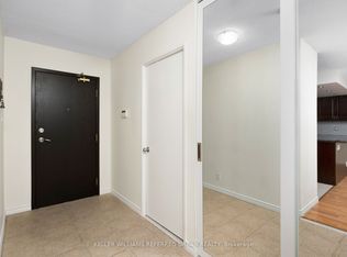 205 Wynford Dr #2105, Toronto, ON M3C 3P4