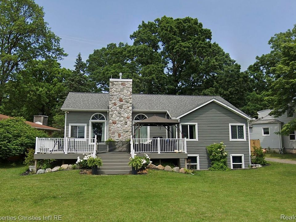 1st image of 623 Lakeside Dr