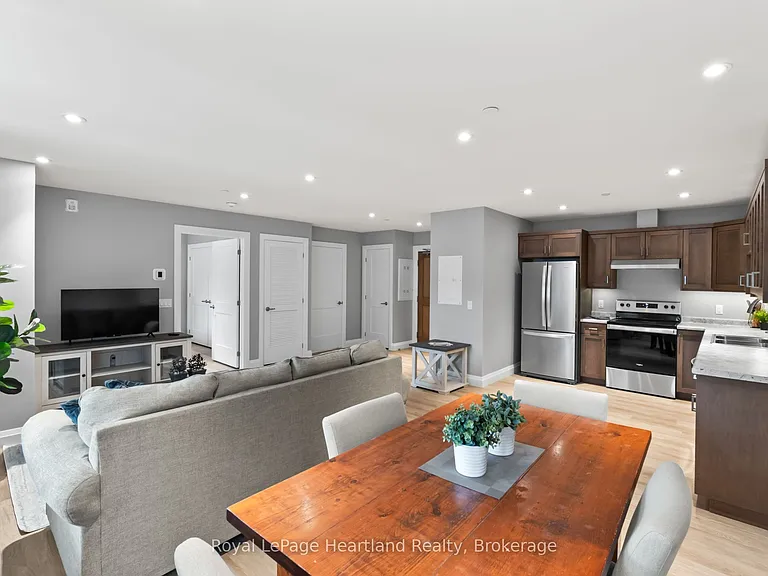 187 Victoria St W #214 — Photo 15