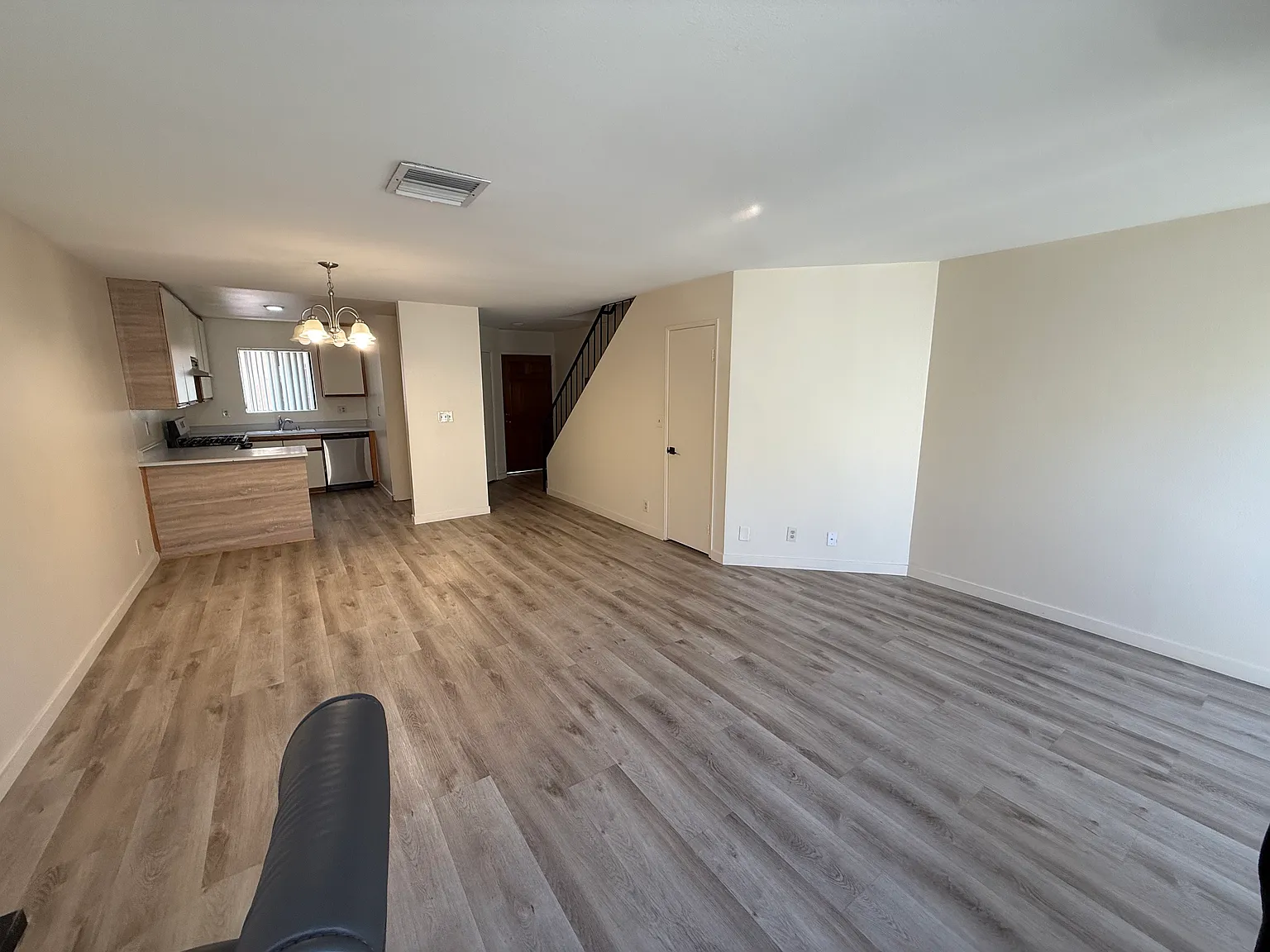 2 bed, 2.5 bath, 10 sqft, $2,800 — Photo 2