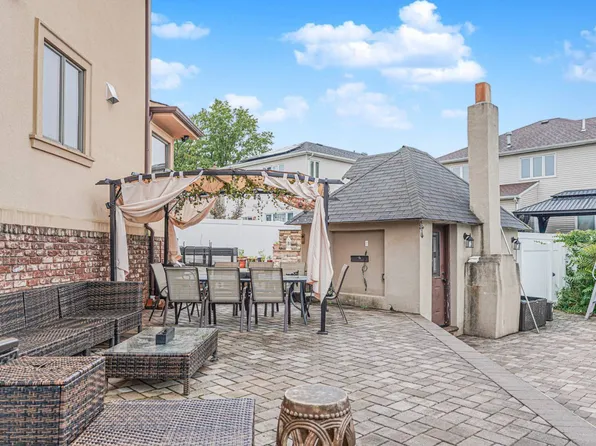 14 Walnut Place image 2 of 47