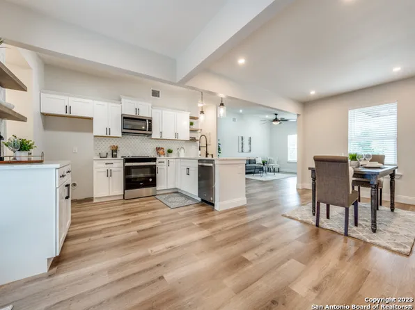 6031 MISTY VALLEY DR, San Antonio, TX 78242