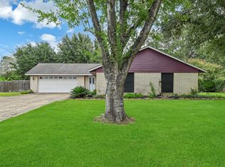 12218 Old River Dr, Mont Belvieu, TX 77523