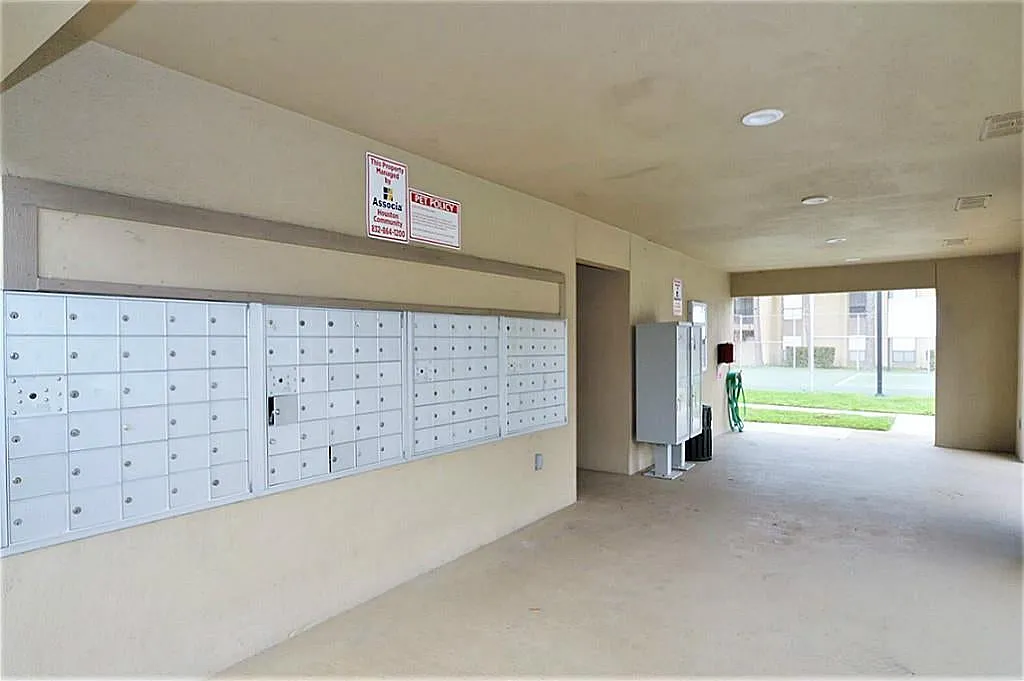 2 bed, 1.5 bath, 869 sqft, $1,500 — Photo 3