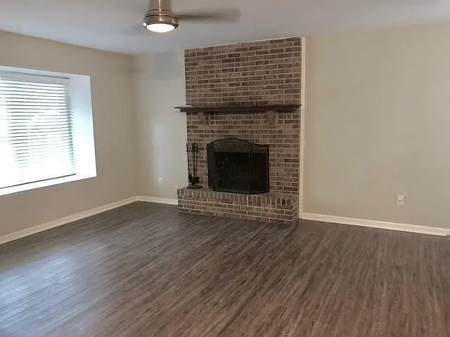 2 bed, 1.0 bath, 1015 sqft, $1,200 — Photo 2