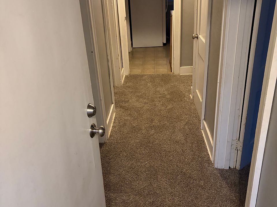1st image of 220 E Grove St