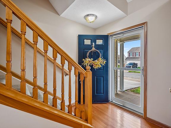 5th image of 376 Belfair Dr