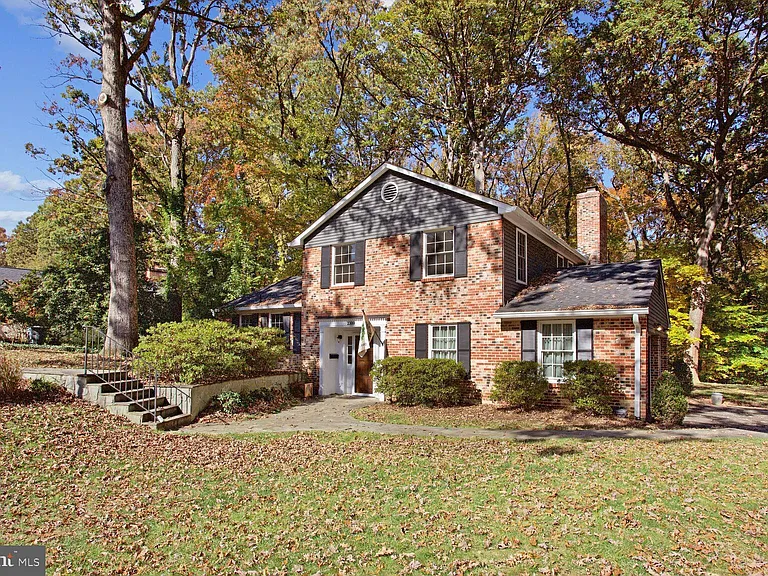 2300 Cheshire Ln — Photo 30