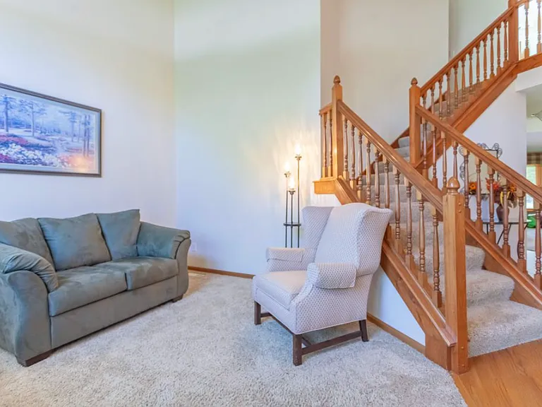 2048 Lexington Rd — Photo 10