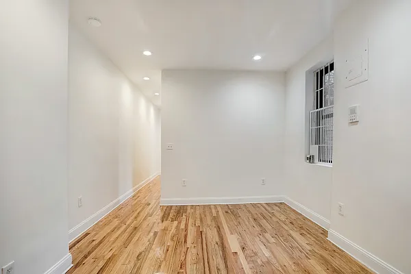 Rented by Creed Realty Group | media 8