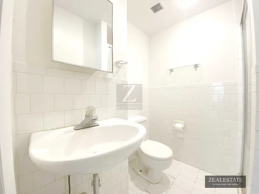 Rented by ZealEstate Group Inc | media 32