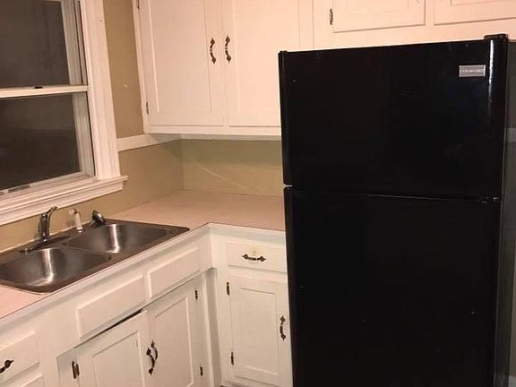 4th image of 983 Dillworth St