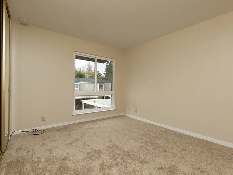 716 Garden Creek Pl — Photo 12