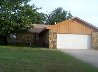 600 Hedge Dr, Midwest City, OK 73110