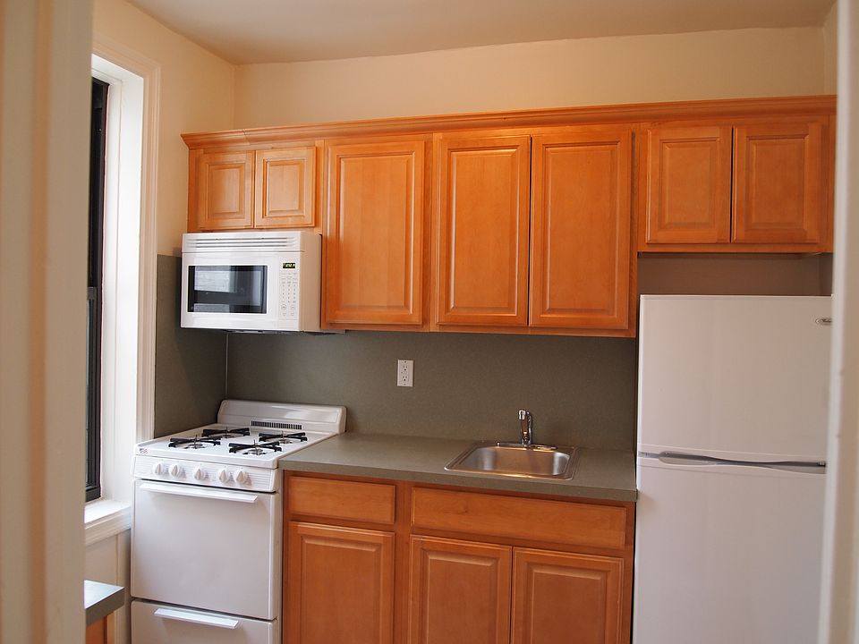 1st image of 570 Isham St APT 5D