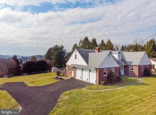 563 Foy Dr, Furlong, PA 18925