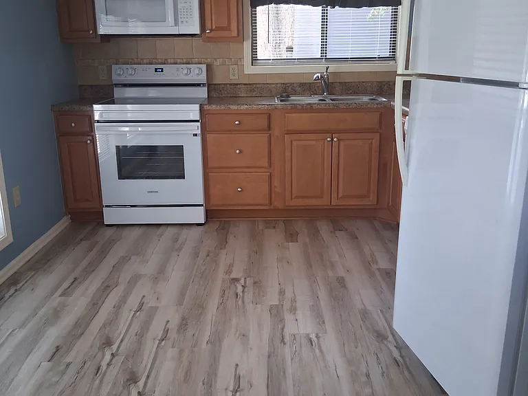 2213 Jefferson Cir — Photo 5