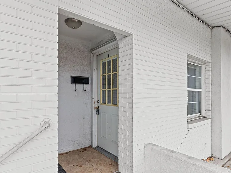 9300 E Sprague Ave — Photo 28