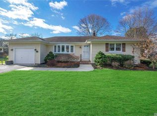 313 Washington Ave, Riverhead, NY 11901