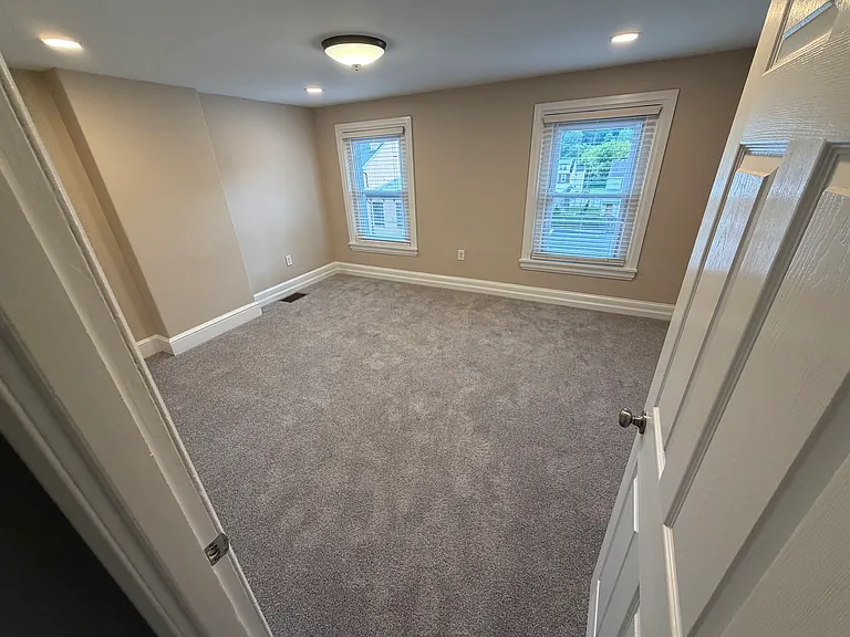 726 E Hector St — Photo 18