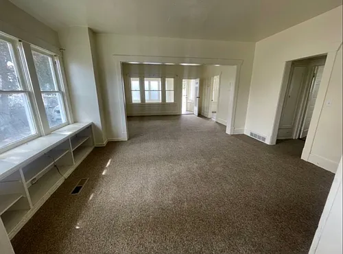1551 Oakley Ave Photo 1