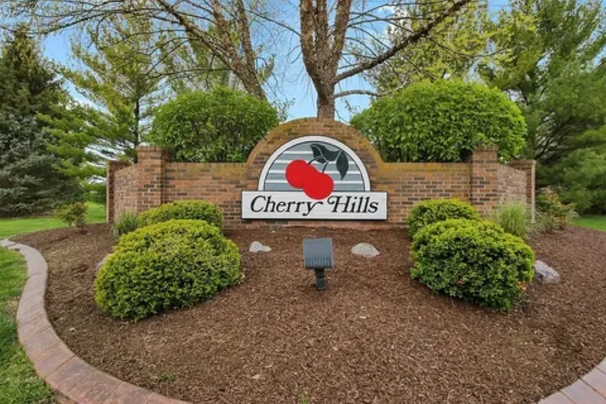 Building Photo - 2706 Pine Valley Dr